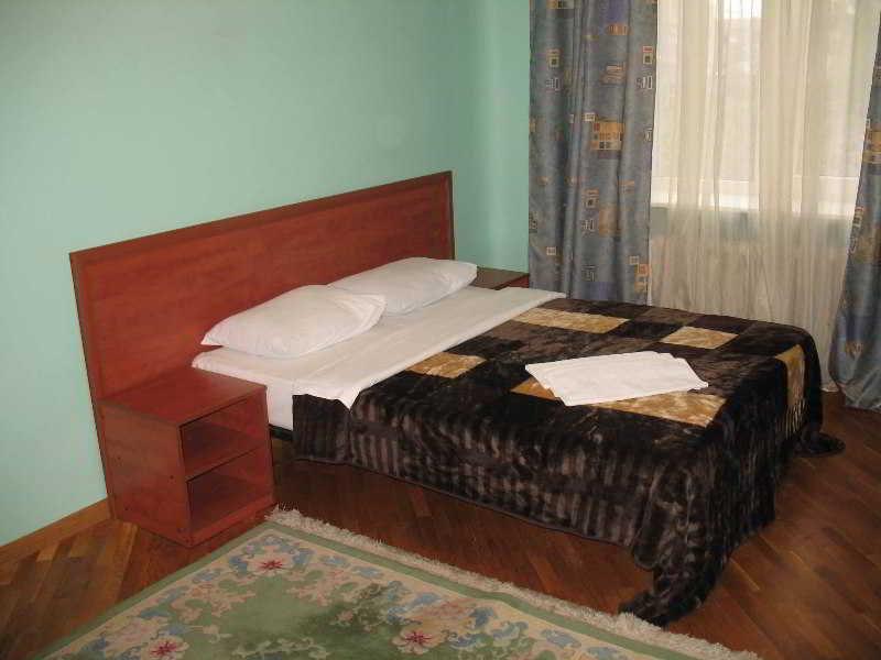 Ukrainian Hotel Service Apartments Kiev Exteriör bild