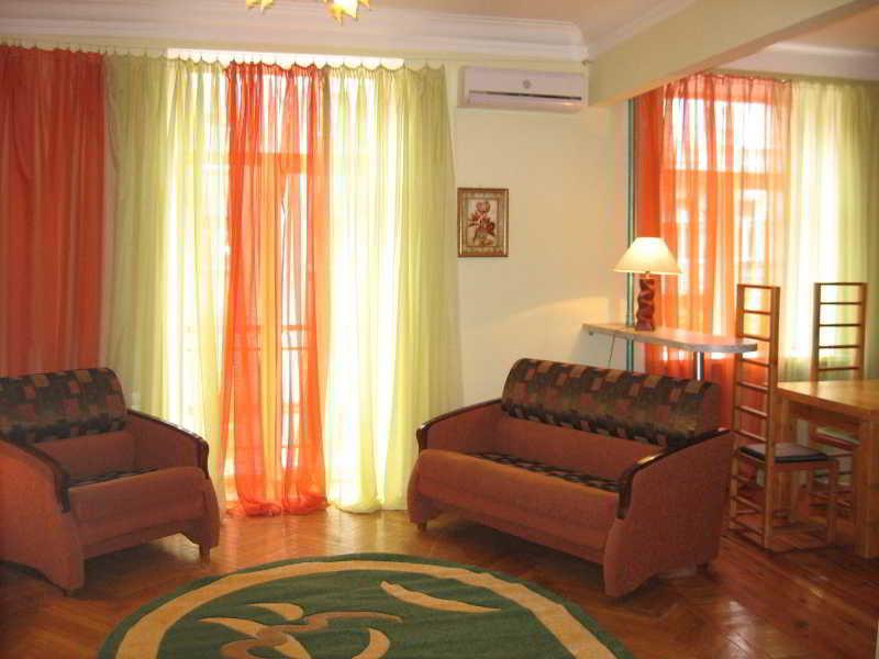 Ukrainian Hotel Service Apartments Kiev Exteriör bild