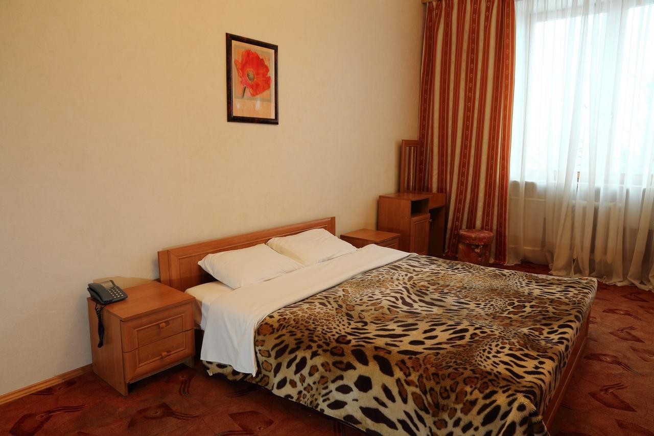 Ukrainian Hotel Service Apartments Kiev Exteriör bild