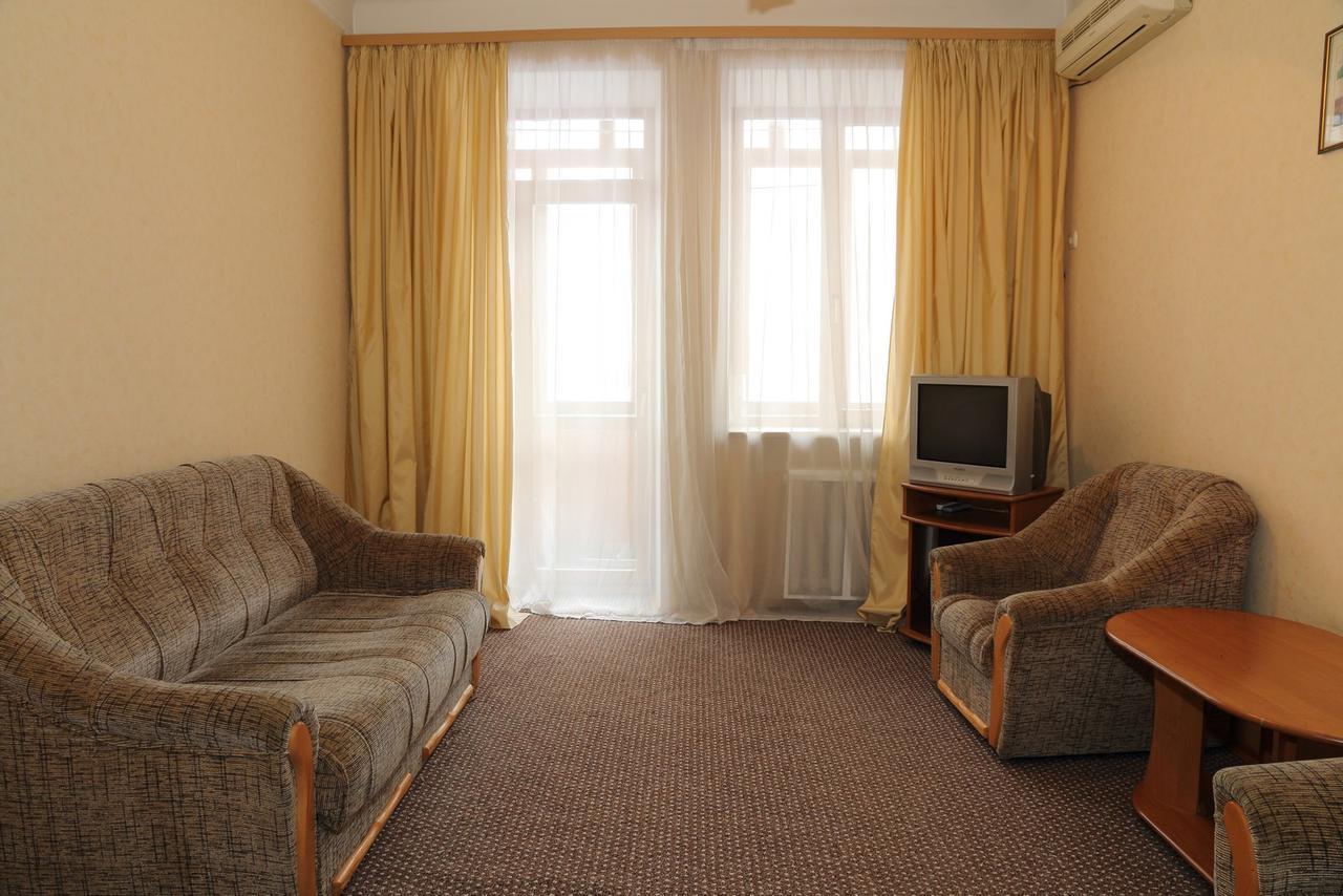 Ukrainian Hotel Service Apartments Kiev Exteriör bild